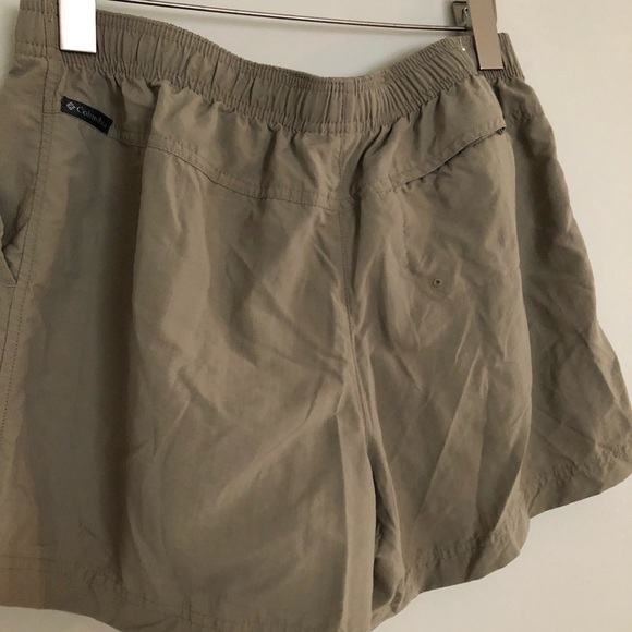 Columbia Women’s Shorts - Picture 5 of 5